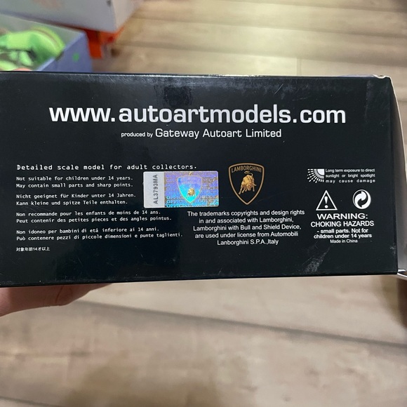 🏎️ Model Diecast Lamborghini Huracan -Auto Art - scale 1:43- metallic Red - Picture 5 of 8